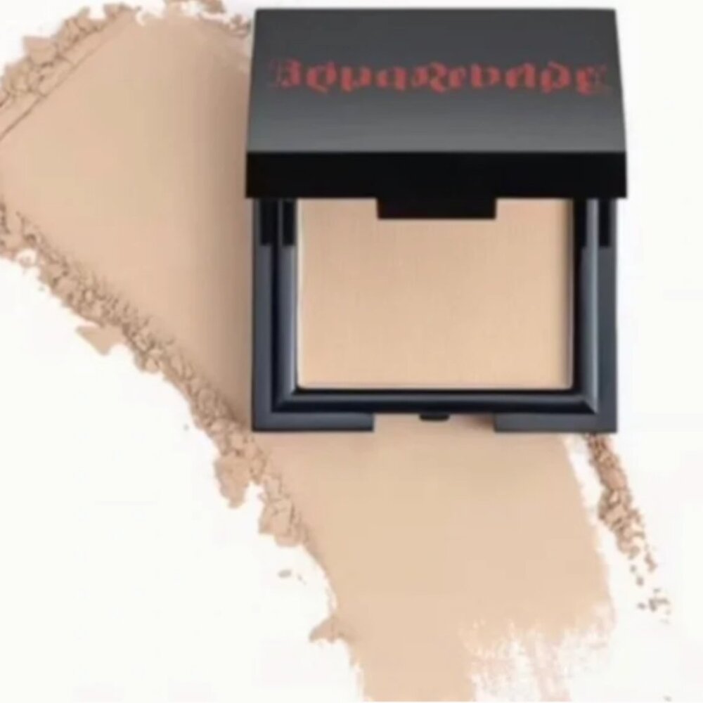 Reina Rebelde On Your Face Finishing Powder in Perla